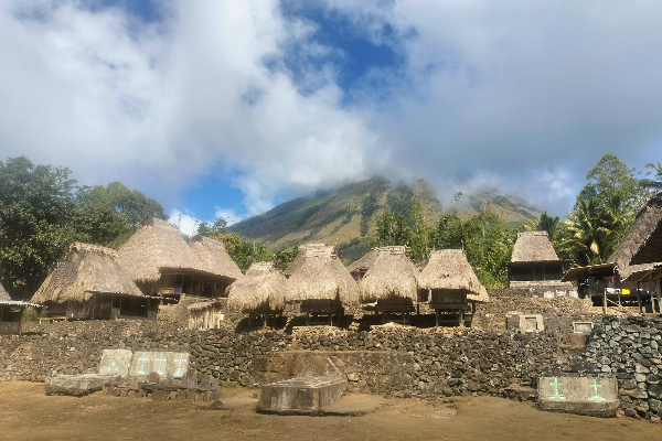 Discover the Highlight of Flores Island In Indonesia