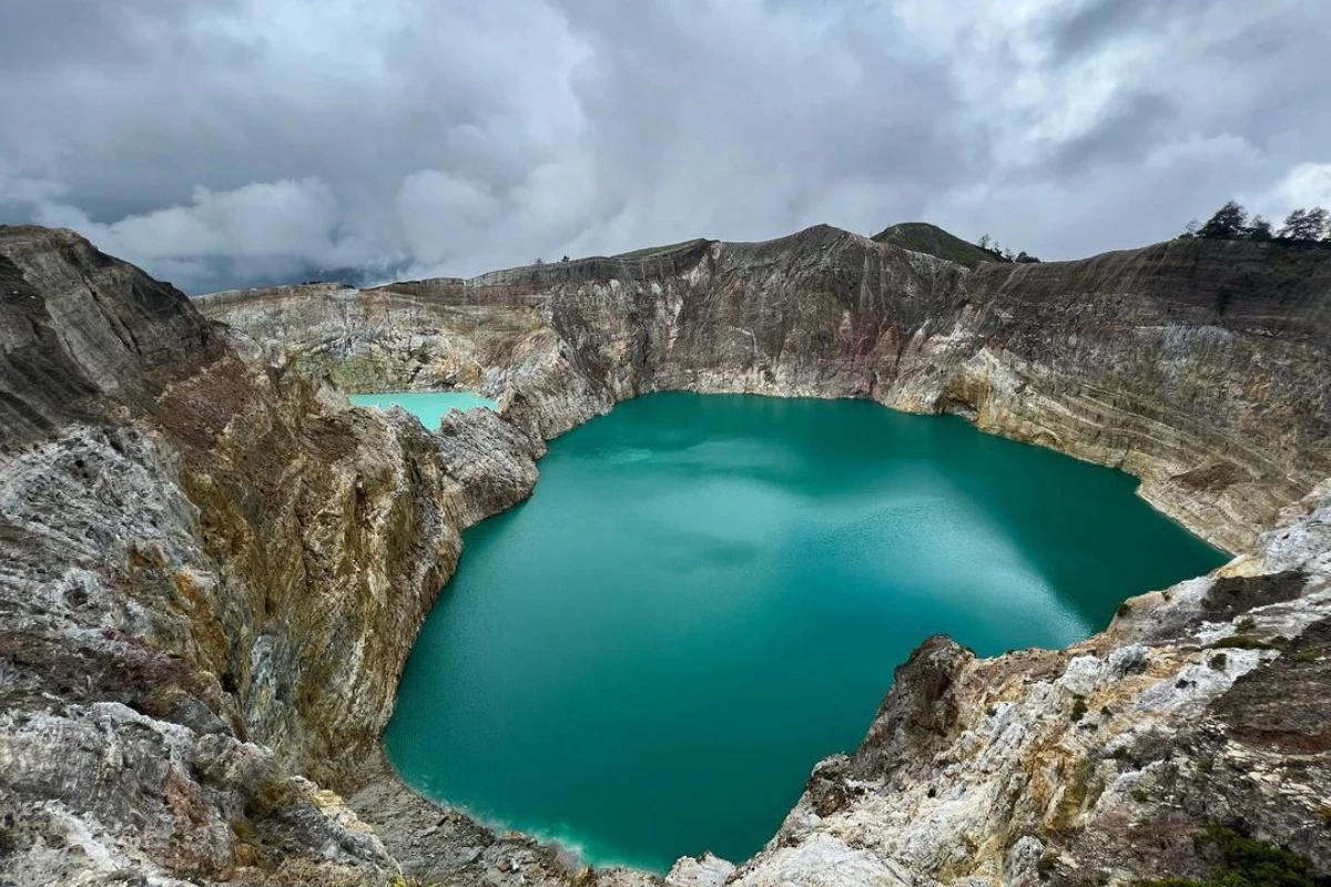 Travel to Flores & Komodo island with local tour organizer